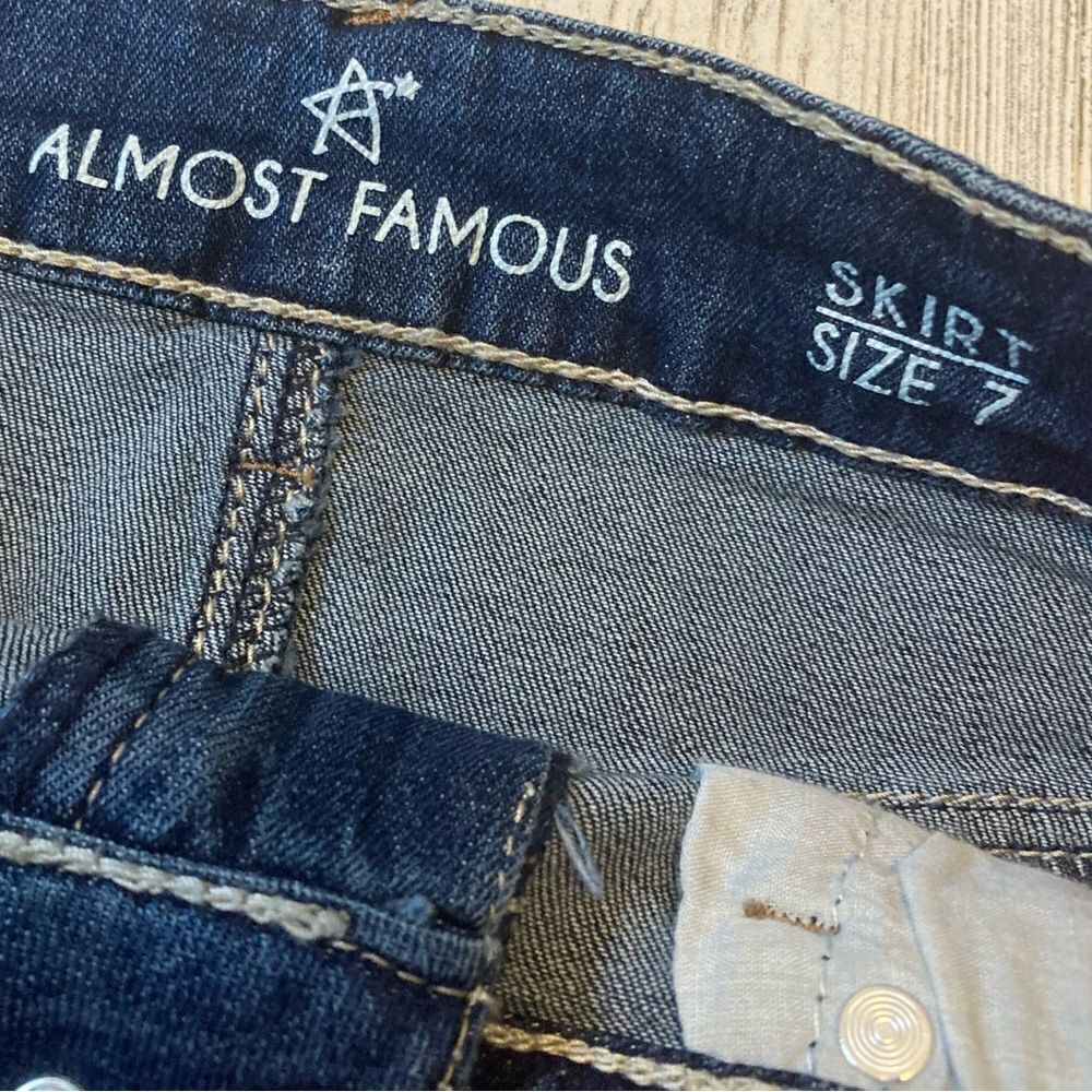 Almost Famous Jean Skirt Size 7 NWT - Picture 6 of 6